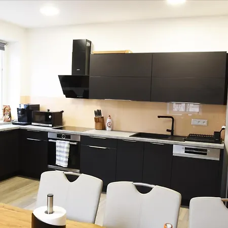 S Wellness A Wallboxem Villa *